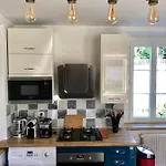 Maison Du Passeur: 18th Century Charm With Garden And