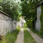 Maison Du Passeur: 18th Century Charm With Garden And Villa *