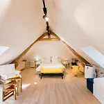 Maison Du Passeur: 18th Century Charm With Garden And *