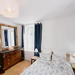 Maison Du Passeur: 18th Century Charm With Garden And Villa Pressagny l'Orgueilleux