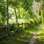 Maison Du Passeur: 18th Century Charm With Garden And