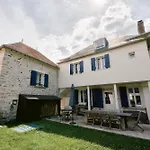 Maison Du Passeur: 18th Century Charm With Garden And Pressagny l'Orgueilleux