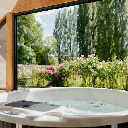 Villa Maison Du Passeur Du Xviii Siecle, Classee, Authenticite Et Confort Avec Jardin En Option, Proche Giverny, 1 Heure De Paris